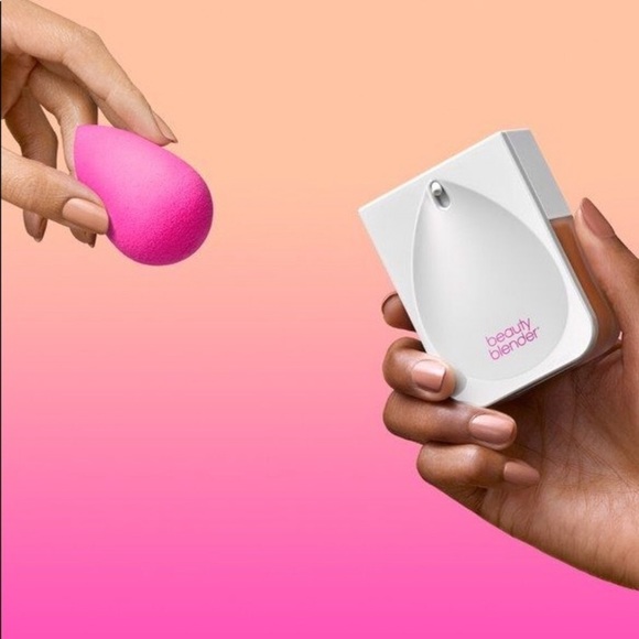 BEAUTYBLENDER Liquid Whip Foundation Sponge 3.2 W - Picture 11 of 16